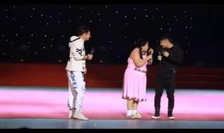 小黄飞搞笑二人转